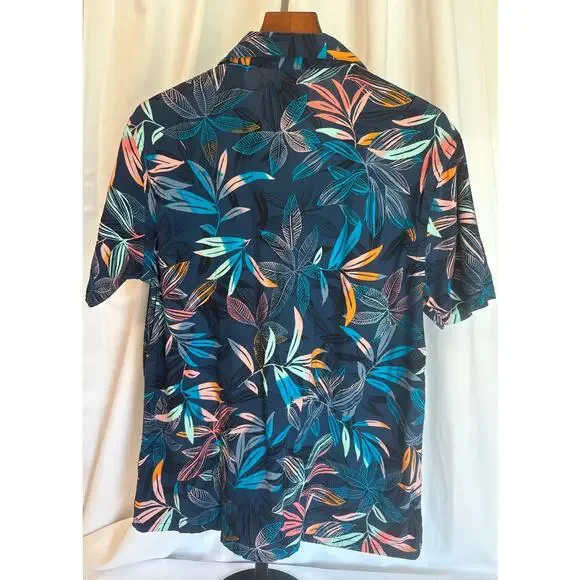 2 Old Navy Men’s Hawaiian Button-Down Shirts – Size Small | Casual Tropical - Picture 4 of 9